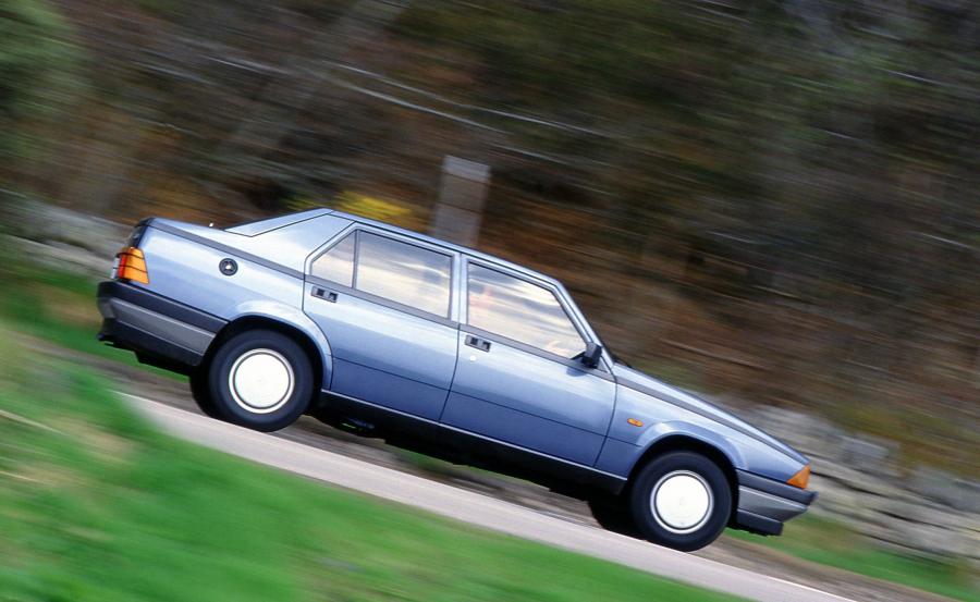  Alfa Romeo 75 (162B) 1986 года  (UK) (фото 2 из 2)